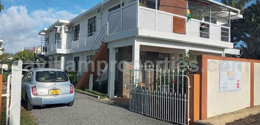 SODNAC – TRIANON 2 AVENUE- Apartment for rent – ground floor. Several parking available in the courtyard, near metro express.
