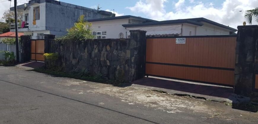 HOUSE FOR SALE – CUREPIPE