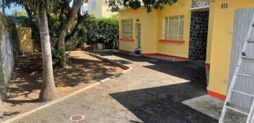 House for Rent (Avenue Hitchcock, Quatre-Bornes)