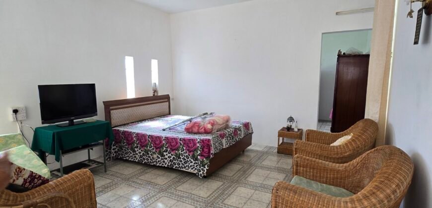 House for Sale – Candos