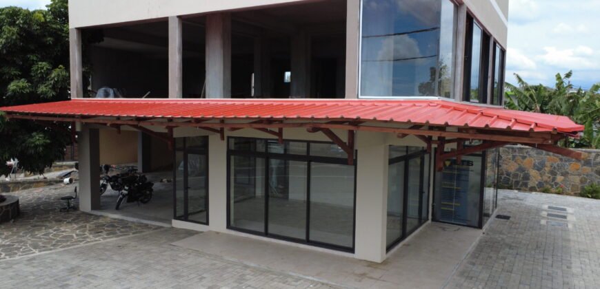 COMMERCIAL BUILDING FOR RENT