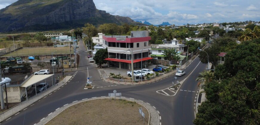 COMMERCIAL BUILDING FOR RENT