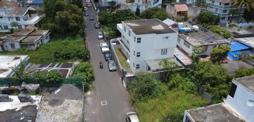 Residential–commercial plot available in Bassin la Louise,