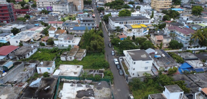 Residential–commercial plot available in Bassin la Louise,